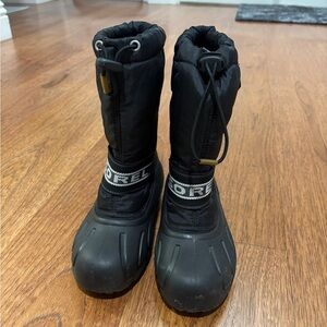 Sorel Black Insulated Footwear for kids. Size USA 1